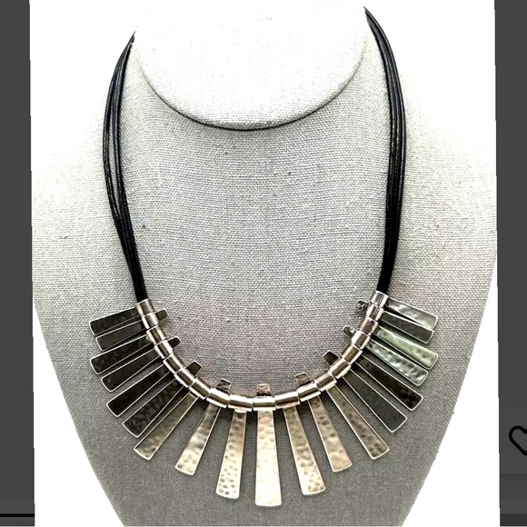 Silpada Vintage RARE Sterling Silver NOD TO
MOD Exquisite Hammered Bib Necklace - Picture 12 of 14